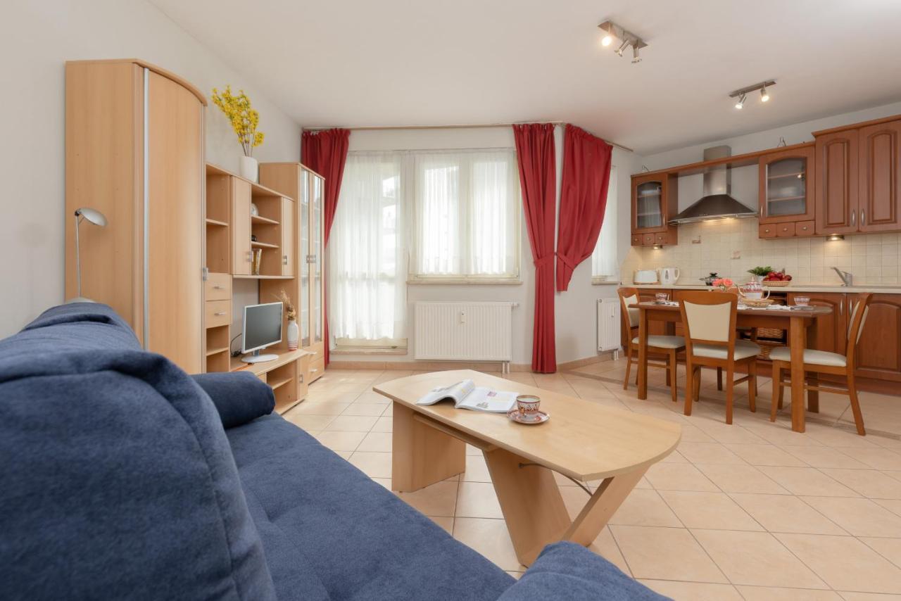Pejzazowa Apartment Metro Wilanowska Mokotow By Noclegi Renters ワルシャワ エクステリア 写真