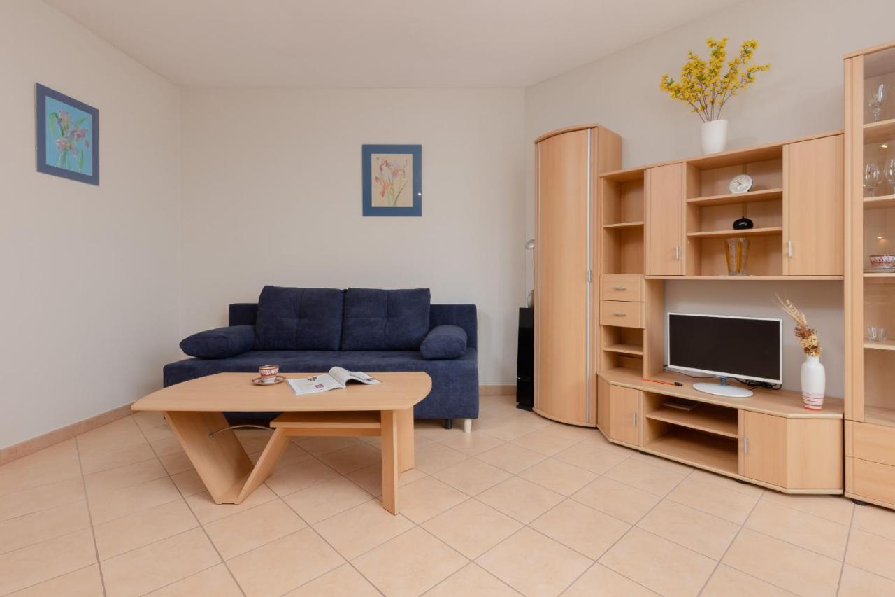 Pejzazowa Apartment Metro Wilanowska Mokotow By Noclegi Renters ワルシャワ エクステリア 写真