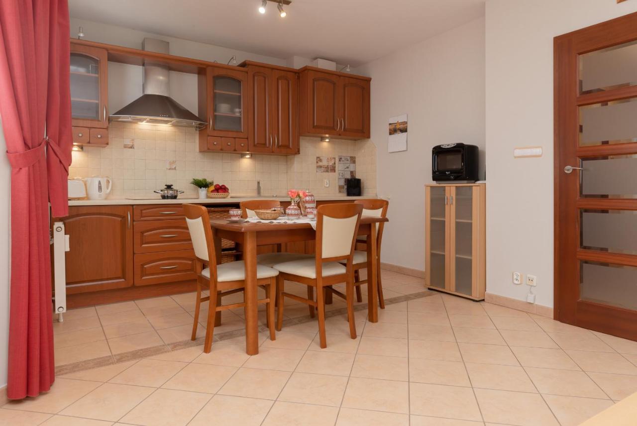 Pejzazowa Apartment Metro Wilanowska Mokotow By Noclegi Renters ワルシャワ エクステリア 写真
