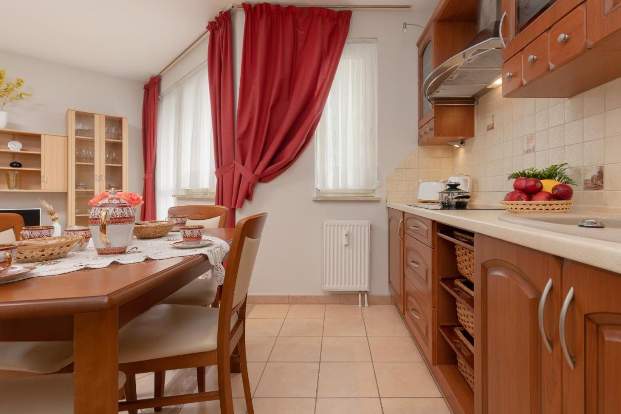 Pejzazowa Apartment Metro Wilanowska Mokotow By Noclegi Renters ワルシャワ エクステリア 写真